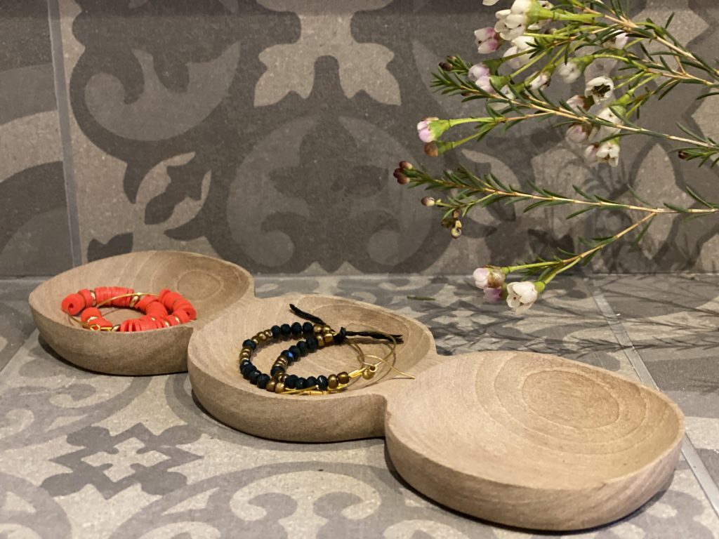 gousse bois bijoux tapas noyer handmade artisanal