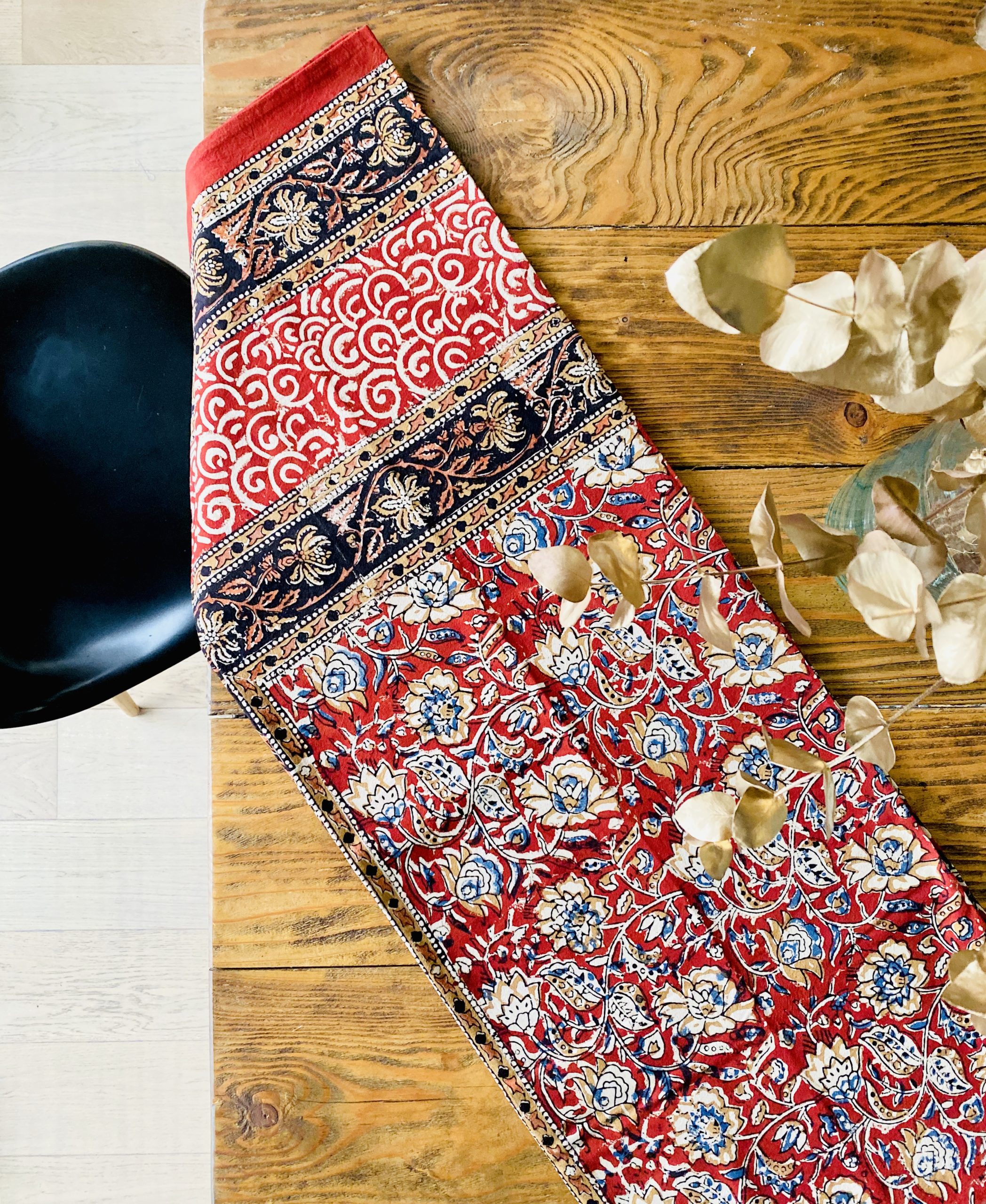 nappe indienne rouge hibiscus moutarde rouge bleu canard en coton imprimée blockprint rose saumon barbie fleurie en Inde Jaipur lotus turquoise Ma jungle Family