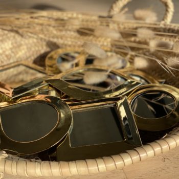 mini miroir en laiton avec bordure large en accumulation fait main au Maroc Ma Jungle Family