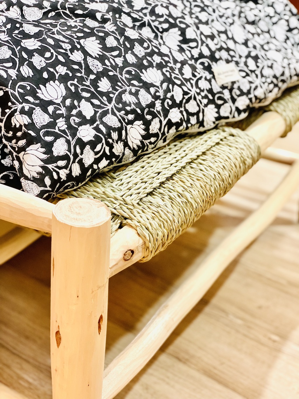 courtepointe edredon sofa cover balck noir fleuris Ma Jungle Family inde blockprint