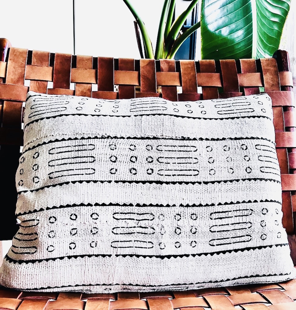 housse de coussin, blanc, bogolan, artisanale, mail, motif tribal, afrique, graphique, ethnique, ma jungle family