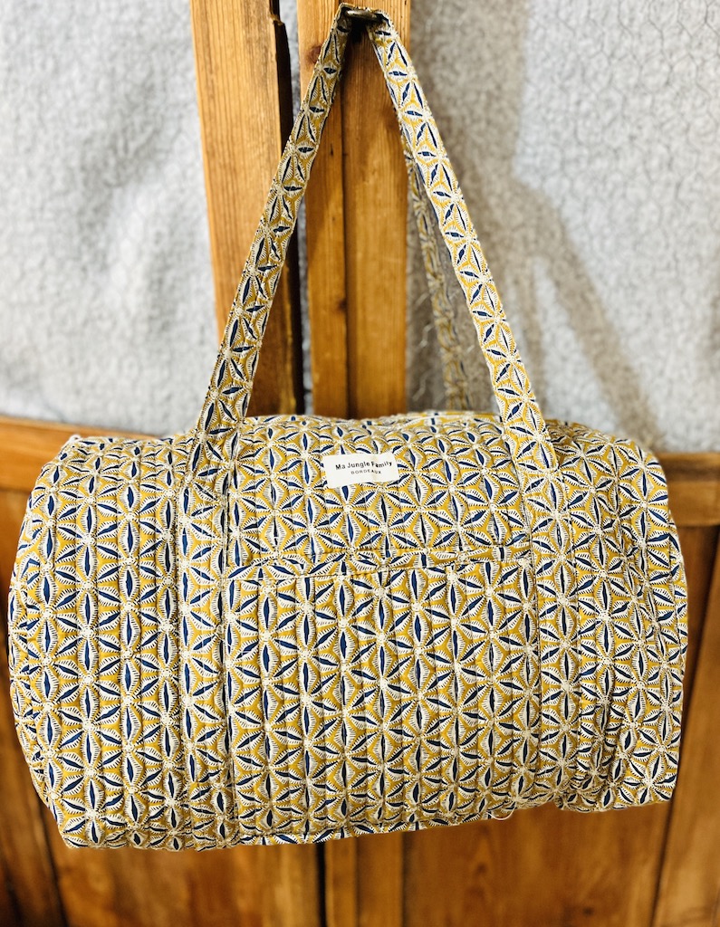 sac week-end sac à langer fleuris rouge bleu marine beige bagru moutarde coton molletonné matelasse Ma Jungle Family imprime au blockprint en inde jaipur fabrication artisanale a la main
