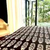 courtepointe edredon sofa cover, bout de lit, safran jaune moutarde, coton indien fleuri tres doux soyuex imprimé au blockprint en inde a jaipur Ma jungle family noir beige rouge forme feuille