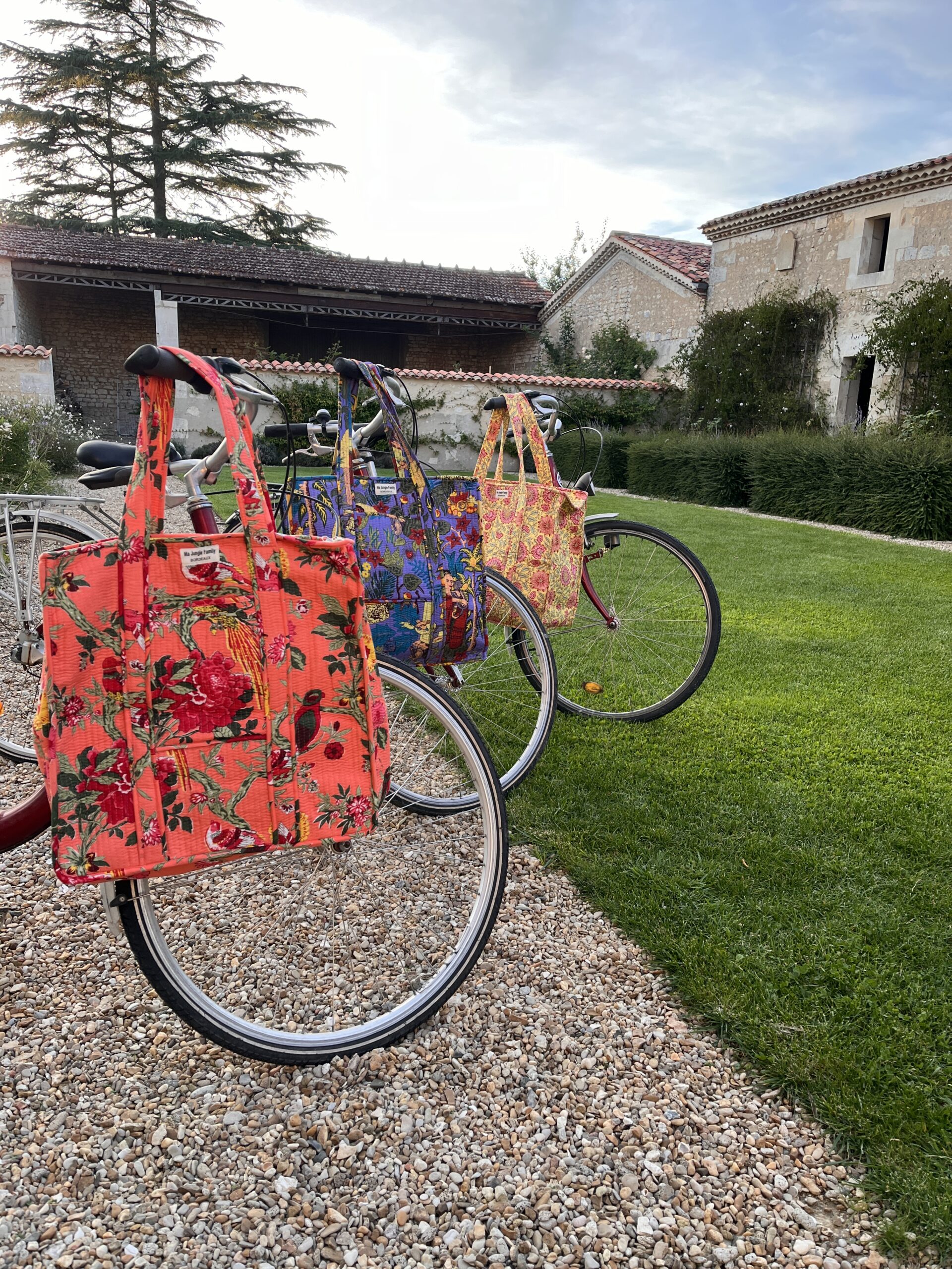 Gand cabas sac molletonne matelasse coton safran bleu fleuri sac a langer kaki violet Inde blockprint Ma jungle Family sac de plage, valise cabine marine fleurs rouges dahlia, vert Frida Kahlo