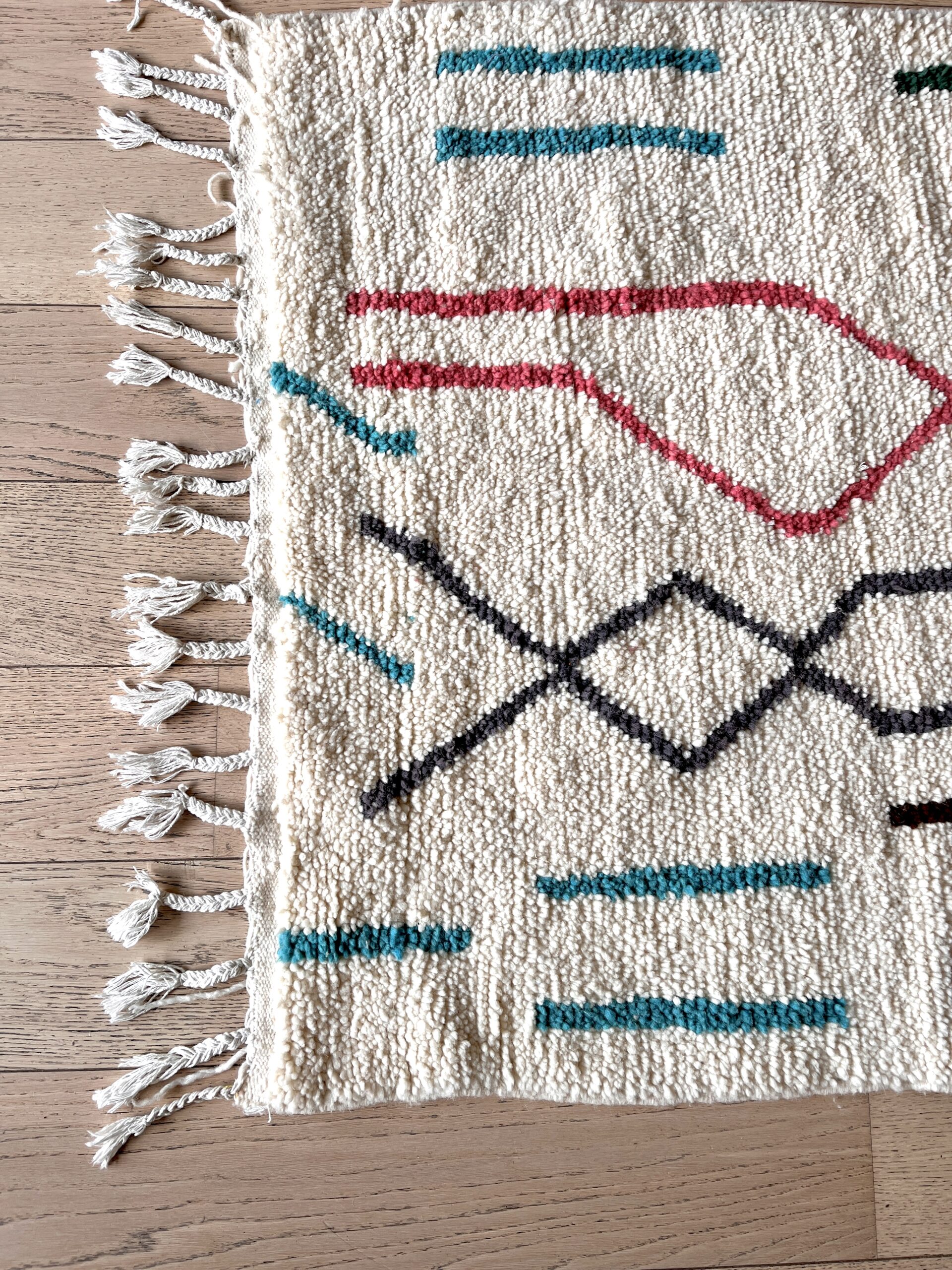 tapis marocain berbère béni ouarain laine naturelle blanc design losange décoration Ma Jungle Family Vert sapin azylal mrirt orange Rose turquoise