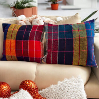 Housse de coussin en tissu haïk colore rose bleu turquoise vert orange, motif écossais, tissu ancien, vintage Ma JUngle FAmily