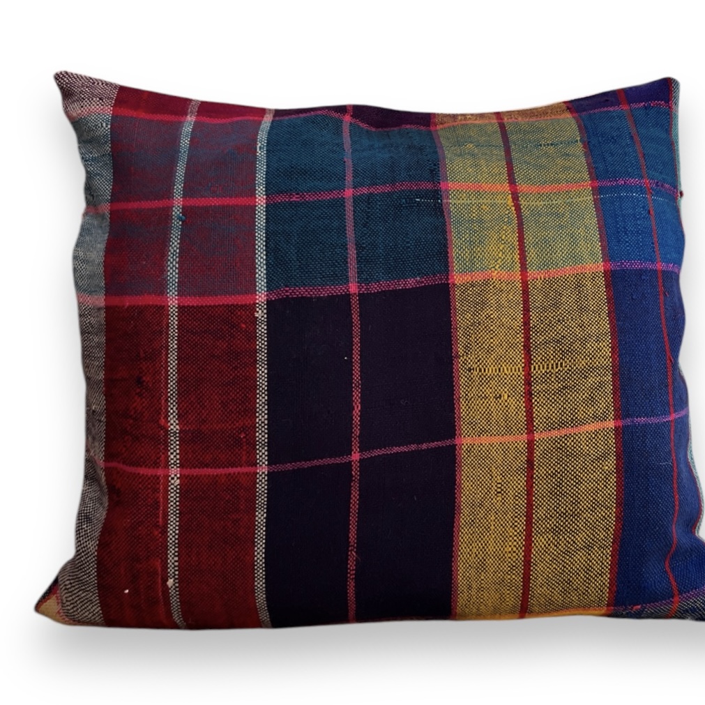 Housse de coussin en tissu haïk colore rose bleu turquoise vert orange, motif écossais, tissu ancien, vintage Ma JUngle FAmily