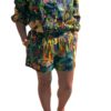 Cet ensemble unique associe le charme de l’artisanat indien et le savoir-faire de notre atelier bordelais. La chemise à col Mao, élégamment boutonnée avec de sublimes boutons en nacre, est imprimée à la main selon la technique ancestrale du block print en Inde. Le short assorti reprend les mêmes imprimés et se distingue par ses finitions soignées : poches latérales et arrières, petits boutons délicats sur les côtés, cuisses en nacre… chaque détail compte. Un look à la fois décontracté et raffiné, pensé pour celles qui aiment porter des pièces uniques, responsables et empreintes de voyage. Créé avec amour à Bordeaux, fabriqué à la main entre ici et ailleurs. Imprimé blockprint Frida Kahlo marine