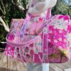 Détails patchwork blockprint sur sac en coton – fabrication artisanale 4. Grand sac week-end bohème en coton – motifs indiens blockprint 5. Sac multi-usages patchwork – voyage, sport, sac à langer 6. Sac patchwork artisanal fabriqué en Inde – blockprint traditionnel Ma Jungle Family