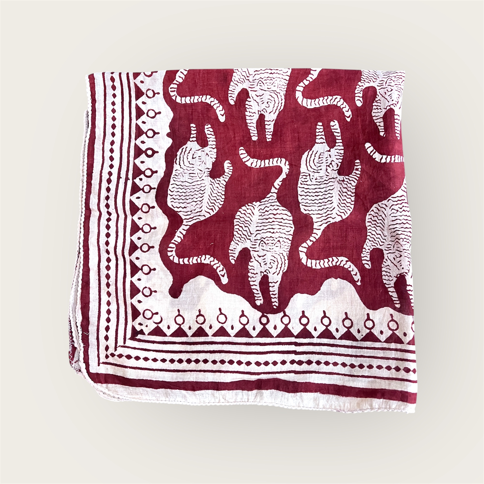 Foulard en voile coton indien imprimés au blockprint en Inde, bleu, moutarde, rouge, bordeaux, vert, rose, fleuris, damiers, tigres, violet, léopard, bellemme collection, au bonheur du jour, Jamini, kirane, Ma Jungle Family