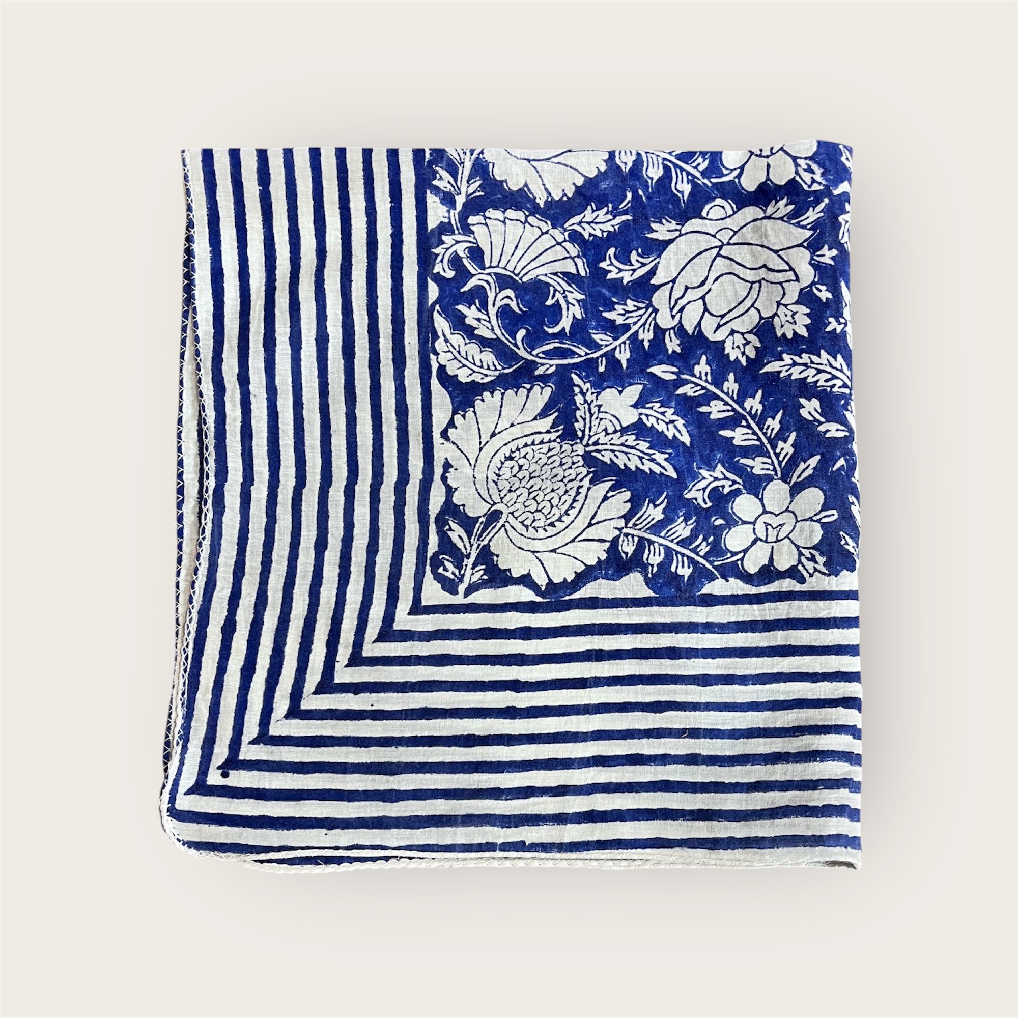 Foulard en voile coton indien imprimés au blockprint en Inde, bleu, moutarde, rouge, bordeaux, vert, rose, fleuris, damiers, tigres, violet, léopard, bellemme collection, au bonheur du jour, Jamini, kirane, Ma Jungle Family