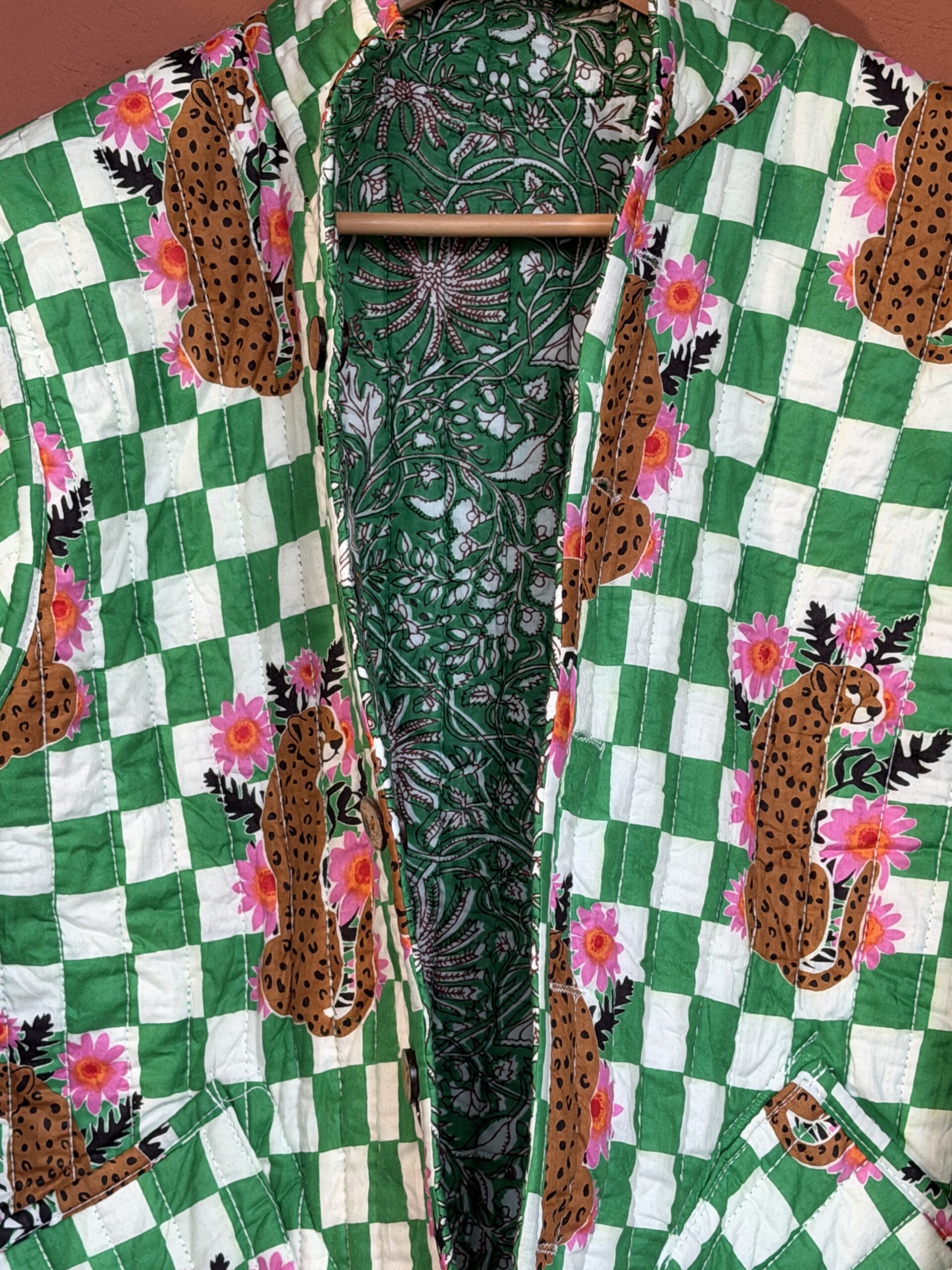 Veste matelassée, Coton indien, Fait main, Surpiqure artisanale, Confort, Chaleur, Vêtements ethniques, Mode durable, Vêtements faits à la main, Ma Jungle Family, vert intense butterfly papillon doublure damier vert tigres