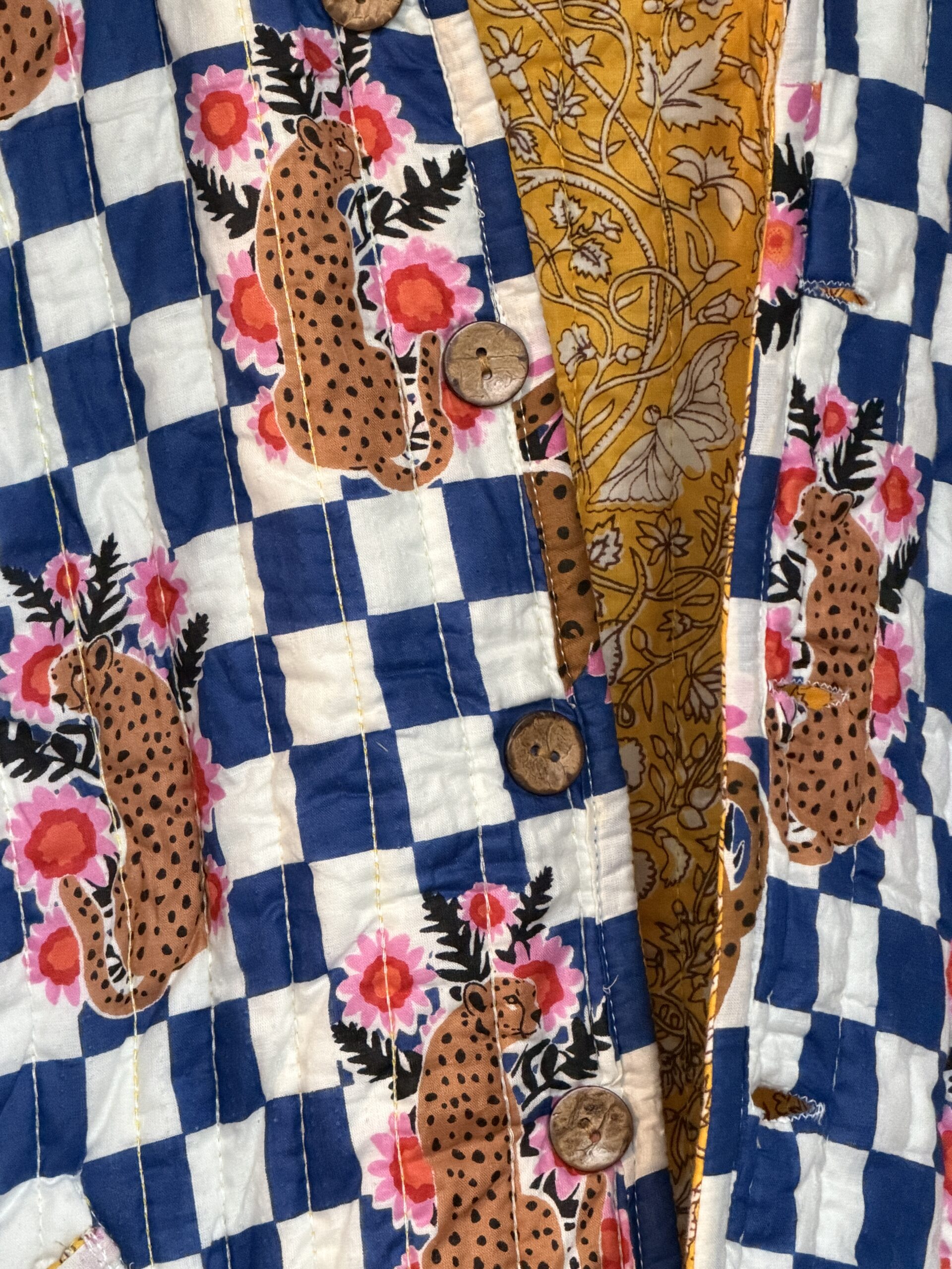 Veste matelassée, Coton indien, Fait main, Surpiqure artisanale, Confort, Chaleur, Vêtements ethniques, Mode durable, Vêtements faits à la main, Ma Jungle Family, moutarde Jaune butterfly papillon doublure damier bleu tigres