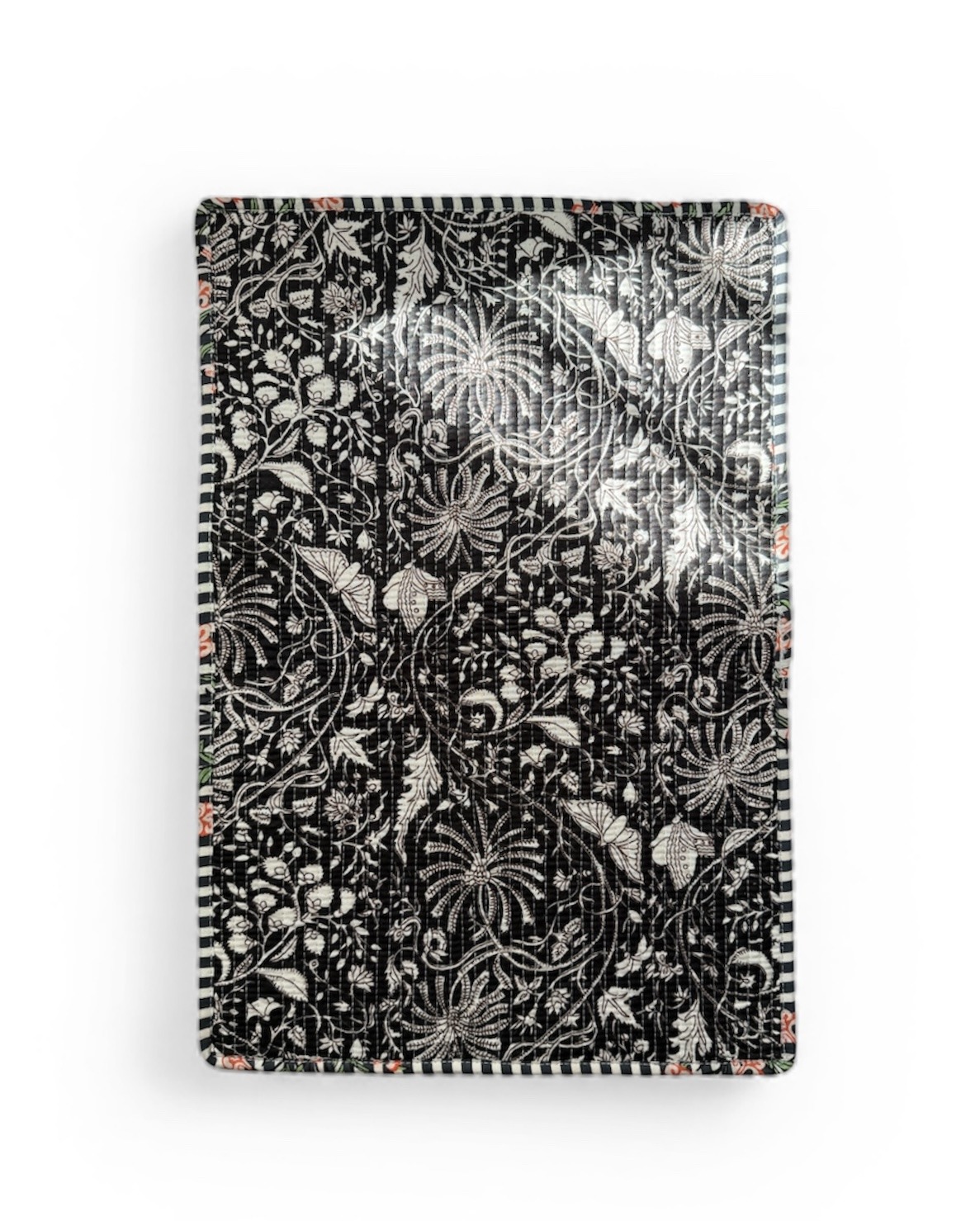 set de table matelassé coton indien fait main a jaipur motif fleuri au blockprint vert émeraude violet fleurs rose fluo Ma Jungle Family Bleu nuit fleur de dahlia rouge, noir a fleurs papillons, butterfly. Reversible