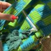Détails patchwork blockprint sur sac en coton – fabrication artisanale 4. Grand sac week-end bohème en coton – motifs indiens blockprint 5. Sac multi-usages patchwork – voyage, sport, sac à langer 6. Sac patchwork artisanal fabriqué en Inde – blockprint traditionnel Ma Jungle Family deniers vert green