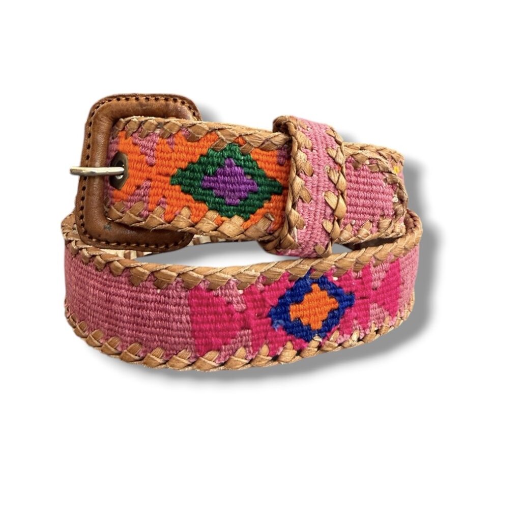 Ceinture brodée ethnique au Guatemala la mansa latch, ceinture en cuir, artisanat MA JUngle Family
