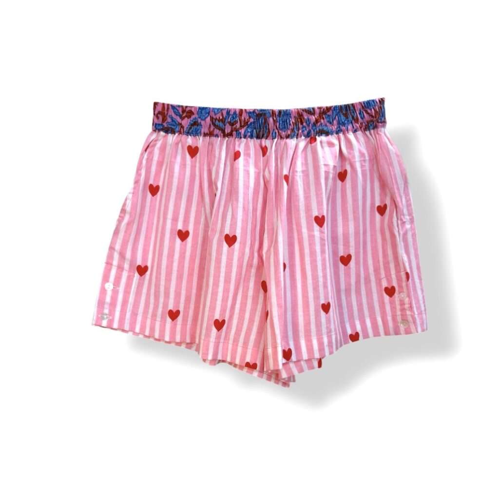 Short femme rayé rose avec cœurs rouge