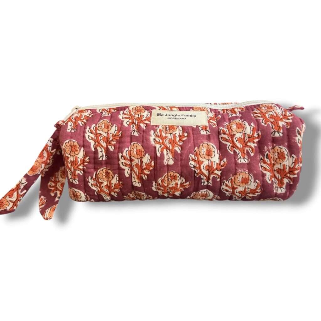 Trousse à crayons bordeaux en coton indien matelassé. Mode boheme Ma Jungle Family