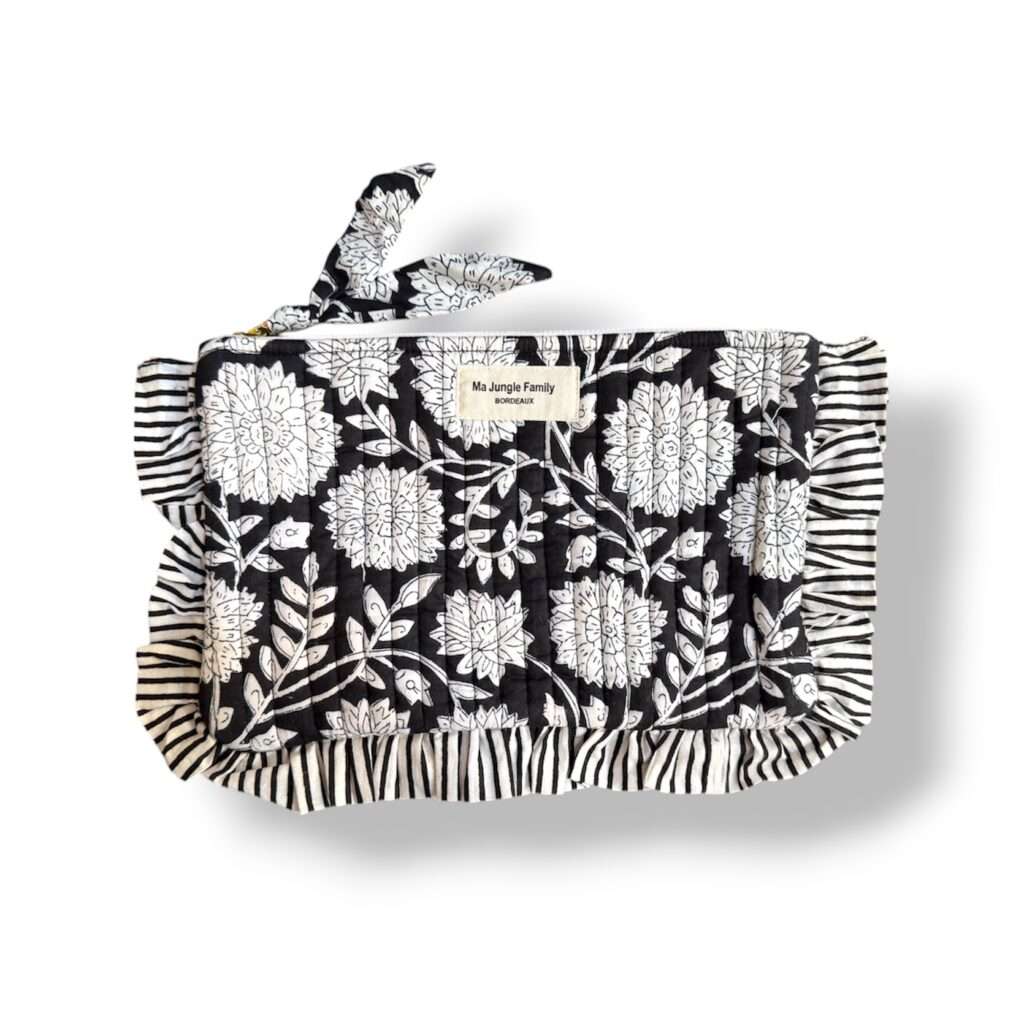 Pochette plate en coton indien matelassé, motif fleuri noir et blanc, deco boheme, Ma jungle Family