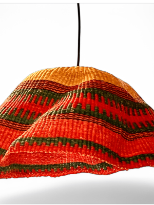 Suspension panier décoration artisanat du Ghana Mali, art africain, couleur fuschia rose vert emeraude, herbe à éléphant, bolga