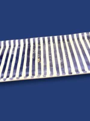 Plat à cake a rayures vert canard et blanche, marine terre cuite céramique, rectangulaire Ma Jungle Family