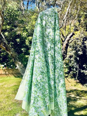 paréo sarong indien voile de coton indien leger fleuri doux coloré jane rouge bleu blanc vert orange gris taupe citron bordure decorée pour la plage Ma Jungle family céladon violet Menthe